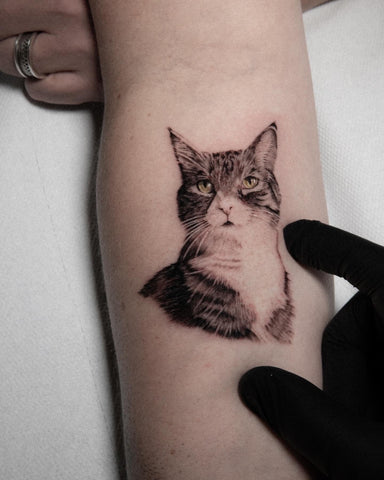 Micro-realistic tattoos