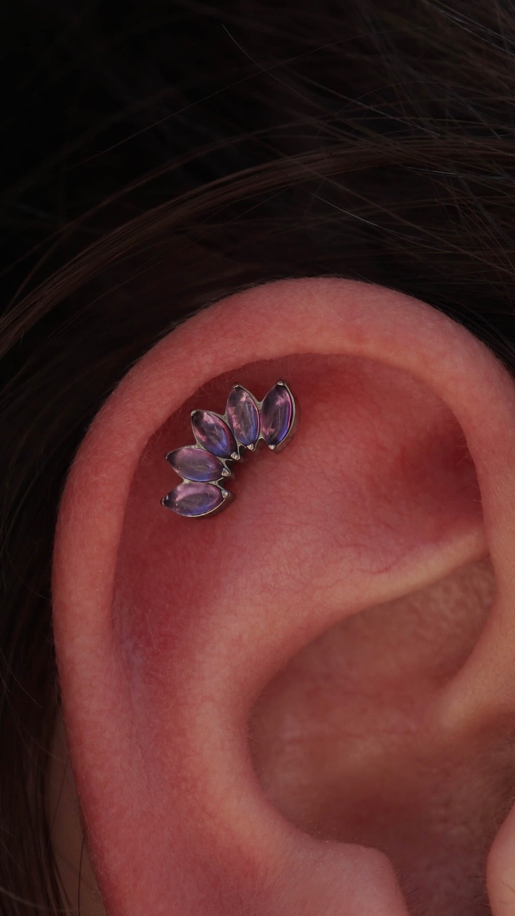 TITANIUM MARQUISE GEMSTONE FAN TOP