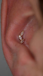 14KT GOLD THREADLESS VINE SHAPE TOP WITH 3-TIER MARQUISE GEM