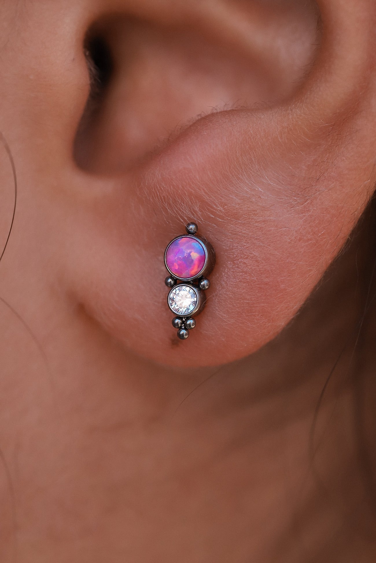 TITANIUM DOUBLE GEM & OPAL-BEAD TOP