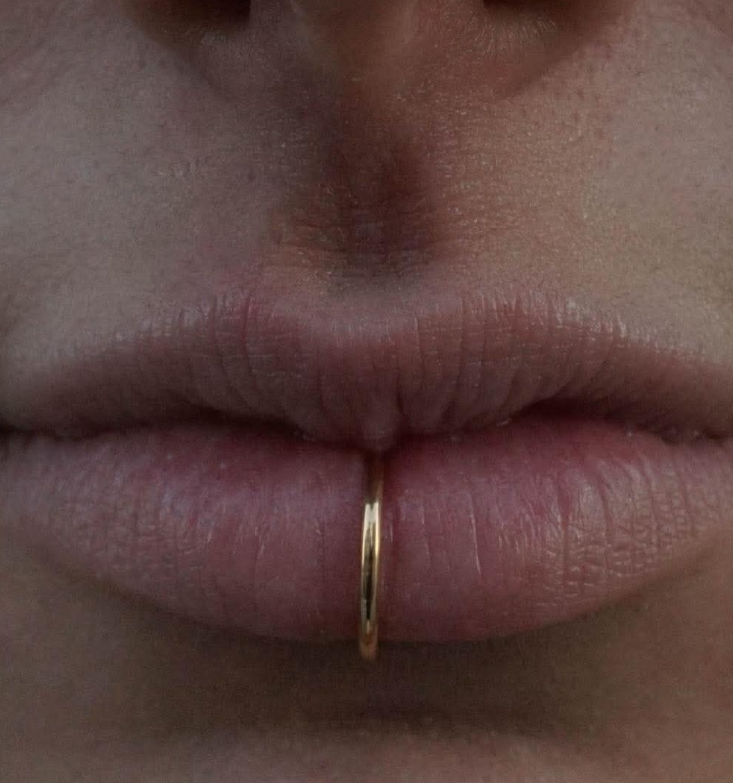 GOLD PVD SIMPLE HOOP