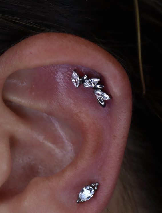TITANIUM THREADLESS OSCILLATING MARQUISE CZ GEM 6-CLUSTER TOP
