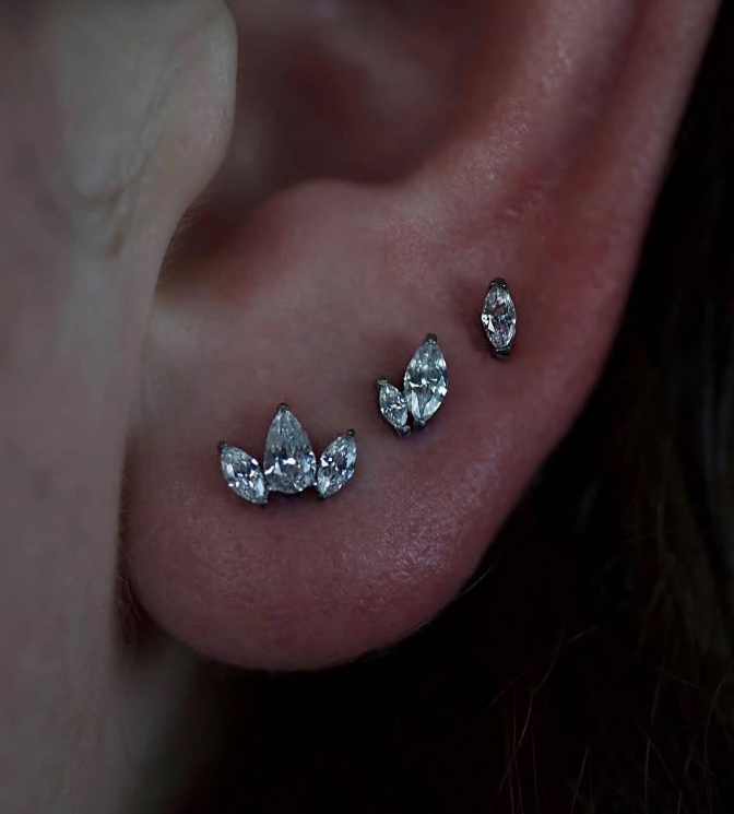 TITANIUM THREADLESS WITH 2-PRONG MARQUISE CZ TOP