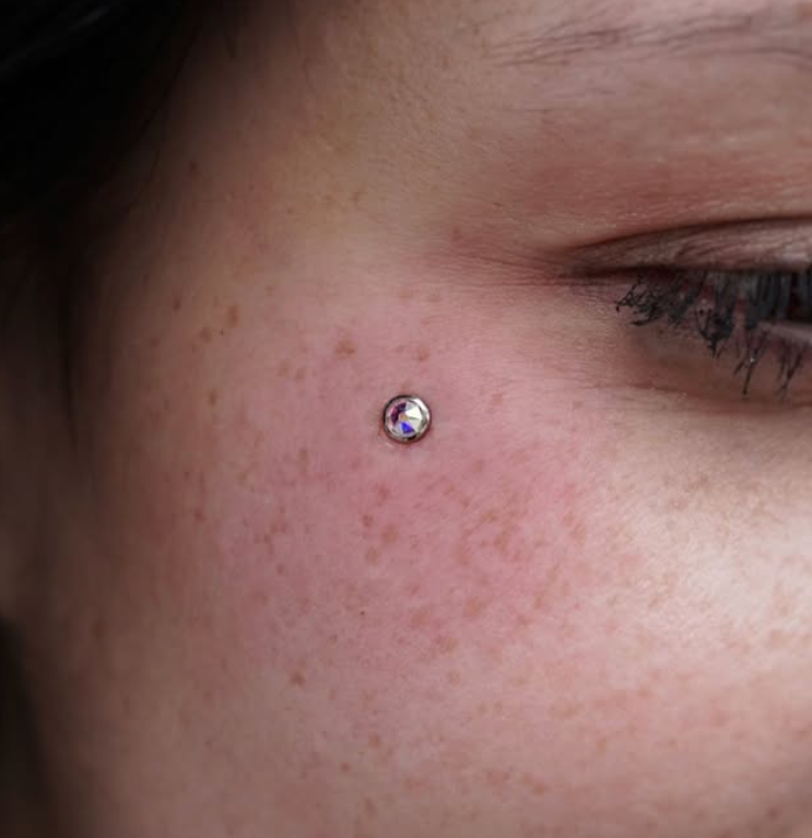 GOLD PVD IMPLANT-GRADE STEEL ZIRCON GEM TOP FOR DERMALS